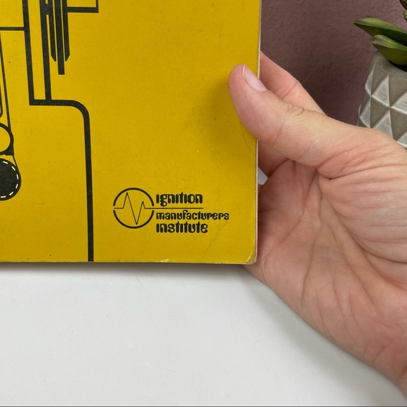 Automotive Emission Control & Tune Up Procedures - Picture 2 of 7